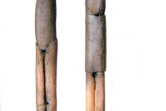 2-Stelen-1994-Terrakotta-Reduzierbrand-H-64-u.-70-cm-B-7-u.-8-cm-T-4-u.-5-cm